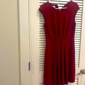Maggy London  burgundy pocket business dress